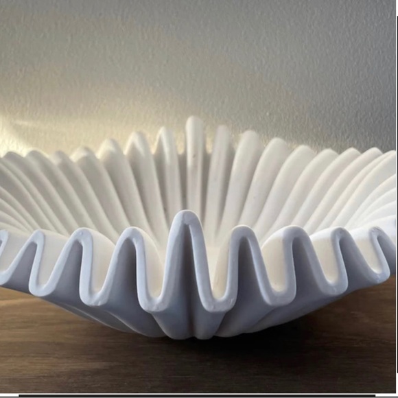 Ruffle bowl - Picture 3 of 7
